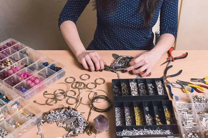 How to Build a Successful Wholesale Jewelry Collection